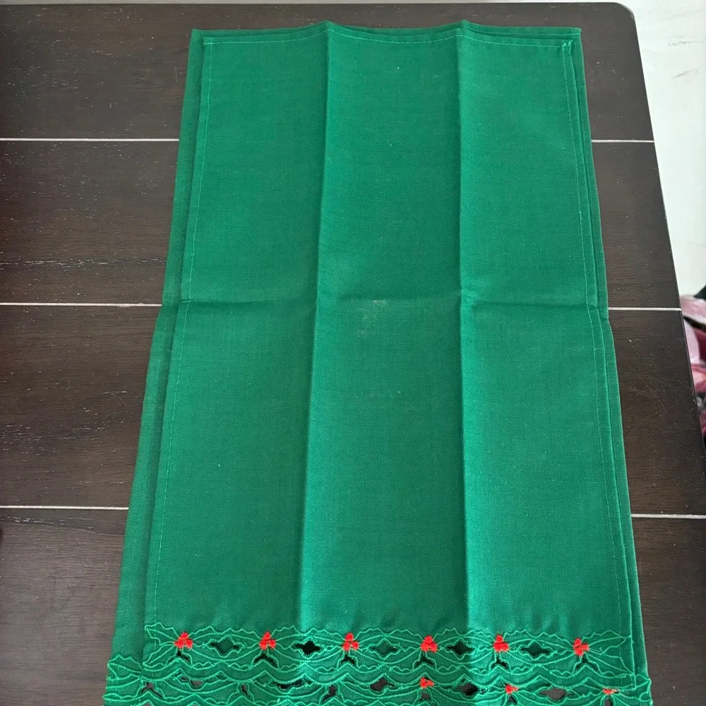 Vintage W-C Imports | Christmas Napkins | Guest Towels | Holly Berry | Set of 6
